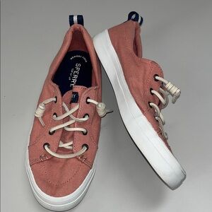 Sperry Canvas Low-Top Sneakers in Coral with leather laces 7.5